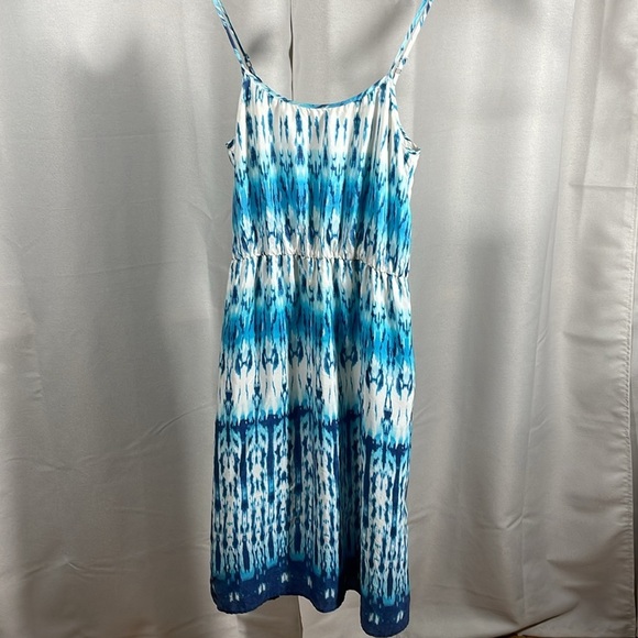 Banana Republic Blue and White 💯 silk Spaghetti Strap Sundress - Picture 2 of 5